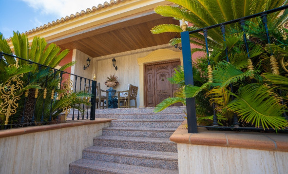 Herverkoop - Villa - Dehesa de Campoamor - Orihuela Costa