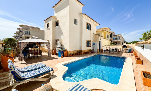 Herverkoop - Villa - Punta Prima - Orihuela Costa