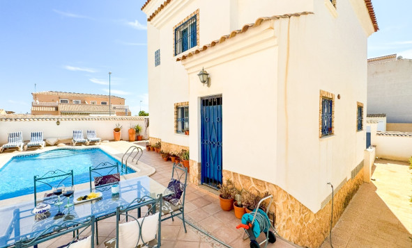 Herverkoop - Villa - Punta Prima - Orihuela Costa