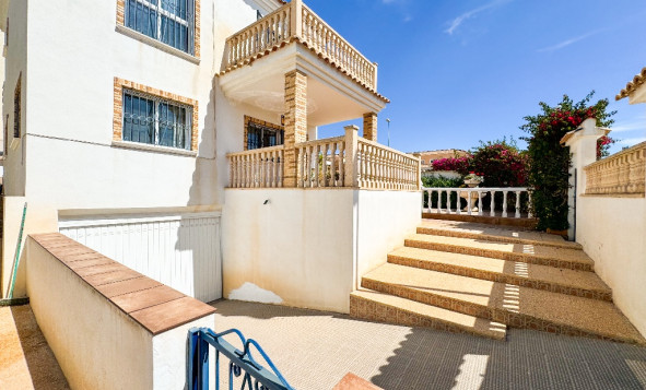 Herverkoop - Villa - Punta Prima - Orihuela Costa