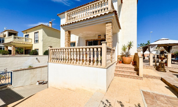 Herverkoop - Villa - Punta Prima - Orihuela Costa