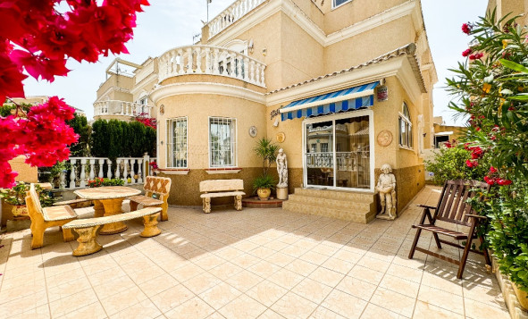 Resale - Villa - Los Altos - Orihuela Costa