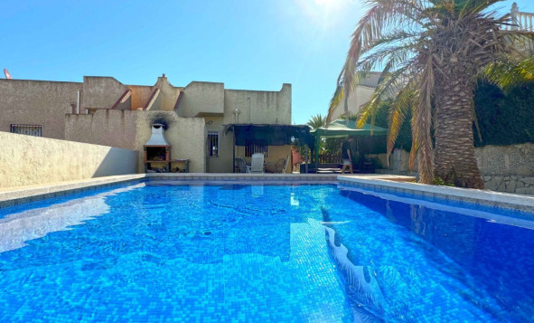 Resale - 3. Semi - Detached Villa - Torrevieja - Orihuela Costa