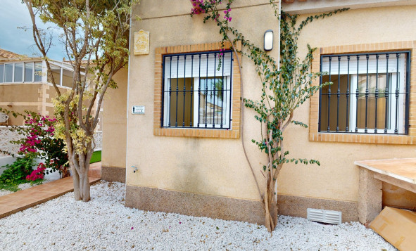 Resale - Villa - Orihuela Costa