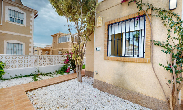 Resale - Villa - Orihuela Costa