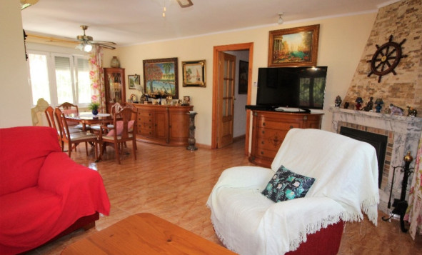 Resale - Villa - Torrevieja - Orihuela Costa