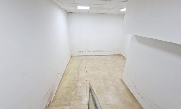 Reventa - Local comercial - Guardamar del Segura - Guardamar