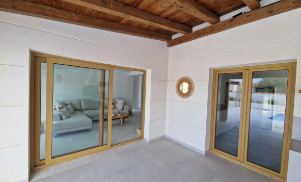 Resale - Villa - Torrevieja