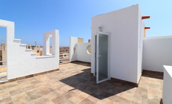 Resale - Villa - Torrevieja