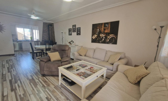 Resale - Chalet - San Miguel de Salinas - Orihuela Costa