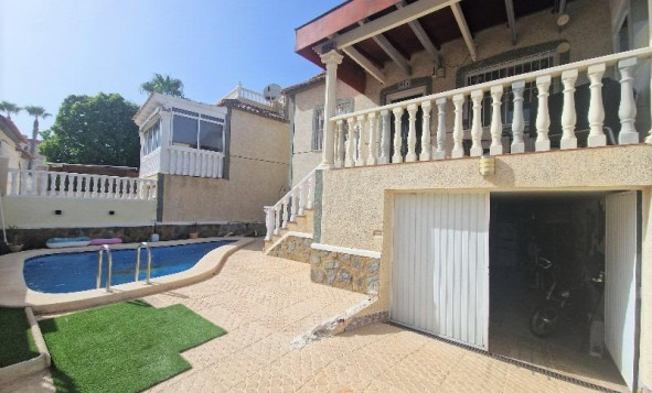 Resale - Chalet - San Miguel de Salinas - Orihuela Costa