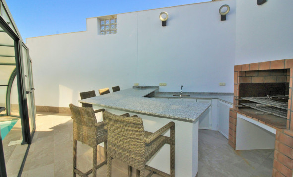 Resale - Villa - Villamartin - Orihuela Costa