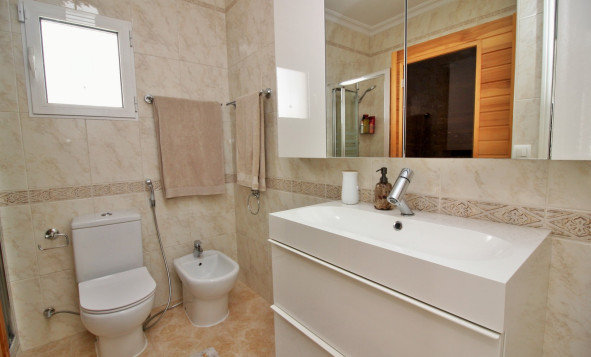 Resale - Villa - Villamartin - Orihuela Costa