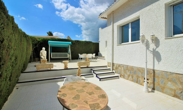 Resale - Villa - Villamartin - Orihuela Costa