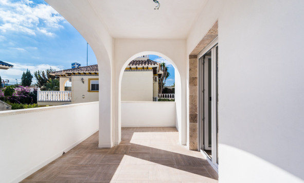 Resale - Villa - Playa Flamenca - Orihuela Costa