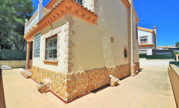 Resale - Villa - Villamartin - Orihuela Costa