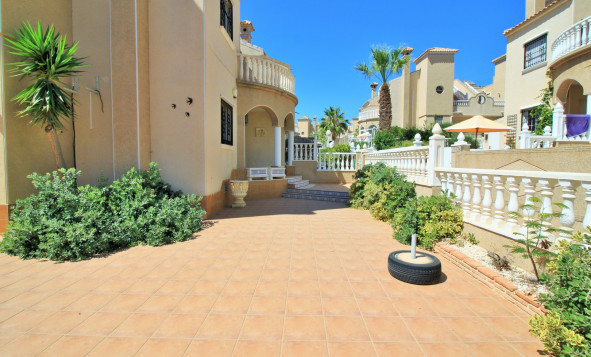 Herverkoop - Villa - Villamartin - Orihuela Costa