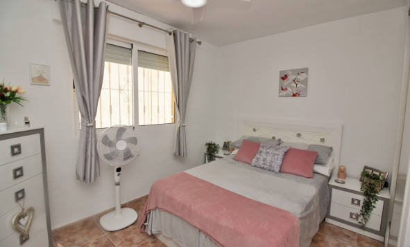 Resale - Villa - Playa Flamenca - Orihuela Costa