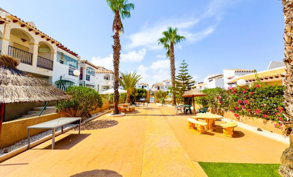 Herverkoop - Villa - Punta Prima - Orihuela Costa