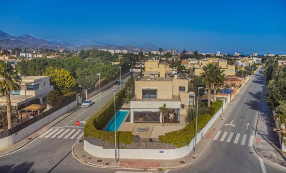 Resale - Villa - San Juan de Alicante - Alicante