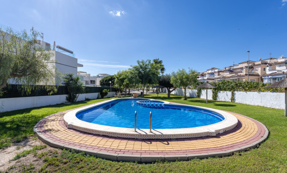 Resale - Villa - Orihuela Costa