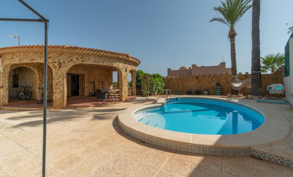 Resale - Villa - Orihuela Costa