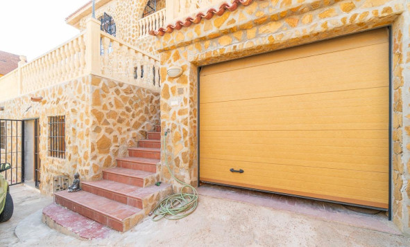 Resale - Villa - Orihuela Costa