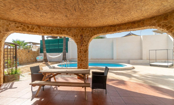 Resale - Villa - Orihuela Costa