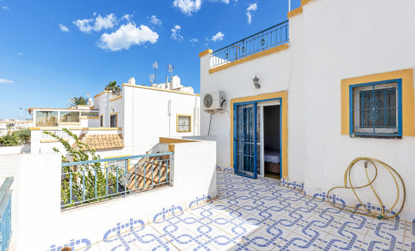 Resale - Villa - Torrevieja