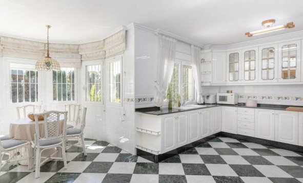 Herverkoop - 3. Halfvrijstaand huis - Torrevieja - Costa Blanca Zuid