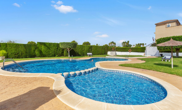 Resale - Villa - Torrevieja - Orihuela Costa