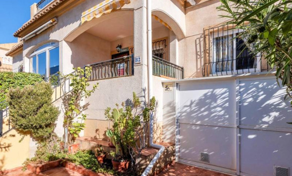 Resale - Apartment - Torrevieja - Aguas Nuevas