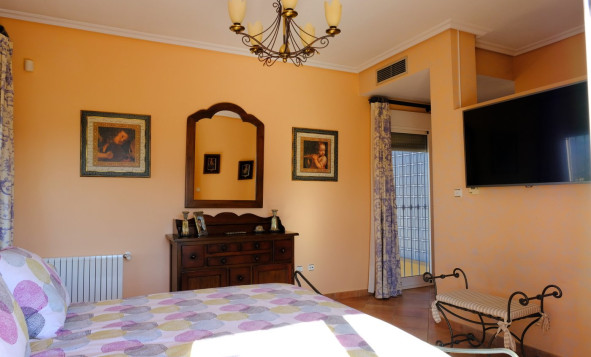 Resale - Villa - Orihuela