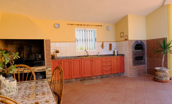 Resale - Villa - Orihuela