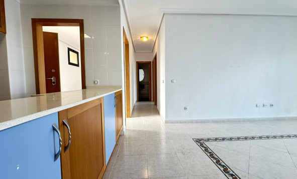 Resale - Apartment - Torrevieja - La Veleta