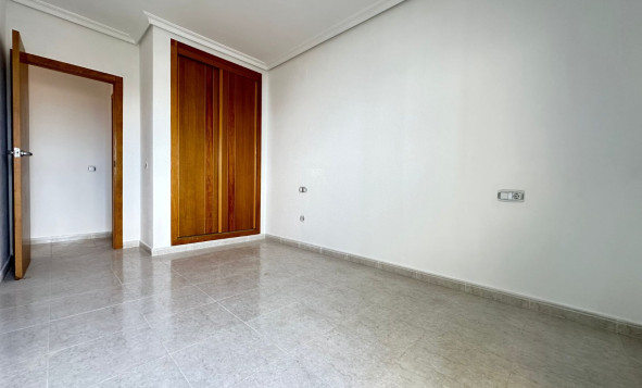 Resale - Apartment - Torrevieja - La Veleta