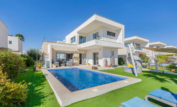 Resale - Villa - Orihuela - Vistabella Golf