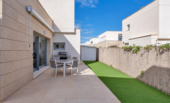 Resale - Villa - Orihuela - Vistabella Golf