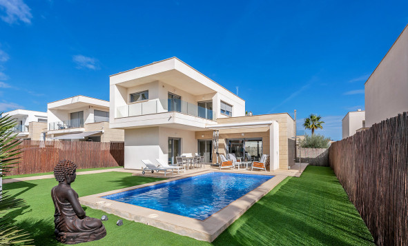 Resale - Villa - Orihuela - Vistabella Golf