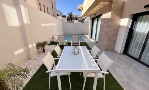 Reventa - Villa - Los Montesinos - Torrevieja