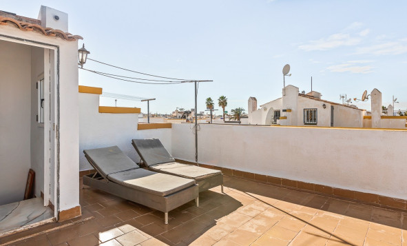 Resale - Villa - Torrevieja