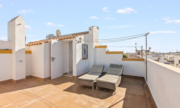 Resale - Villa - Torrevieja