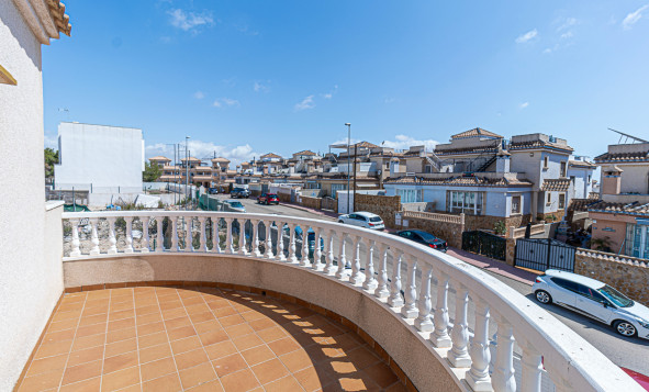 Resale - Villa - Villamartin - Orihuela Costa