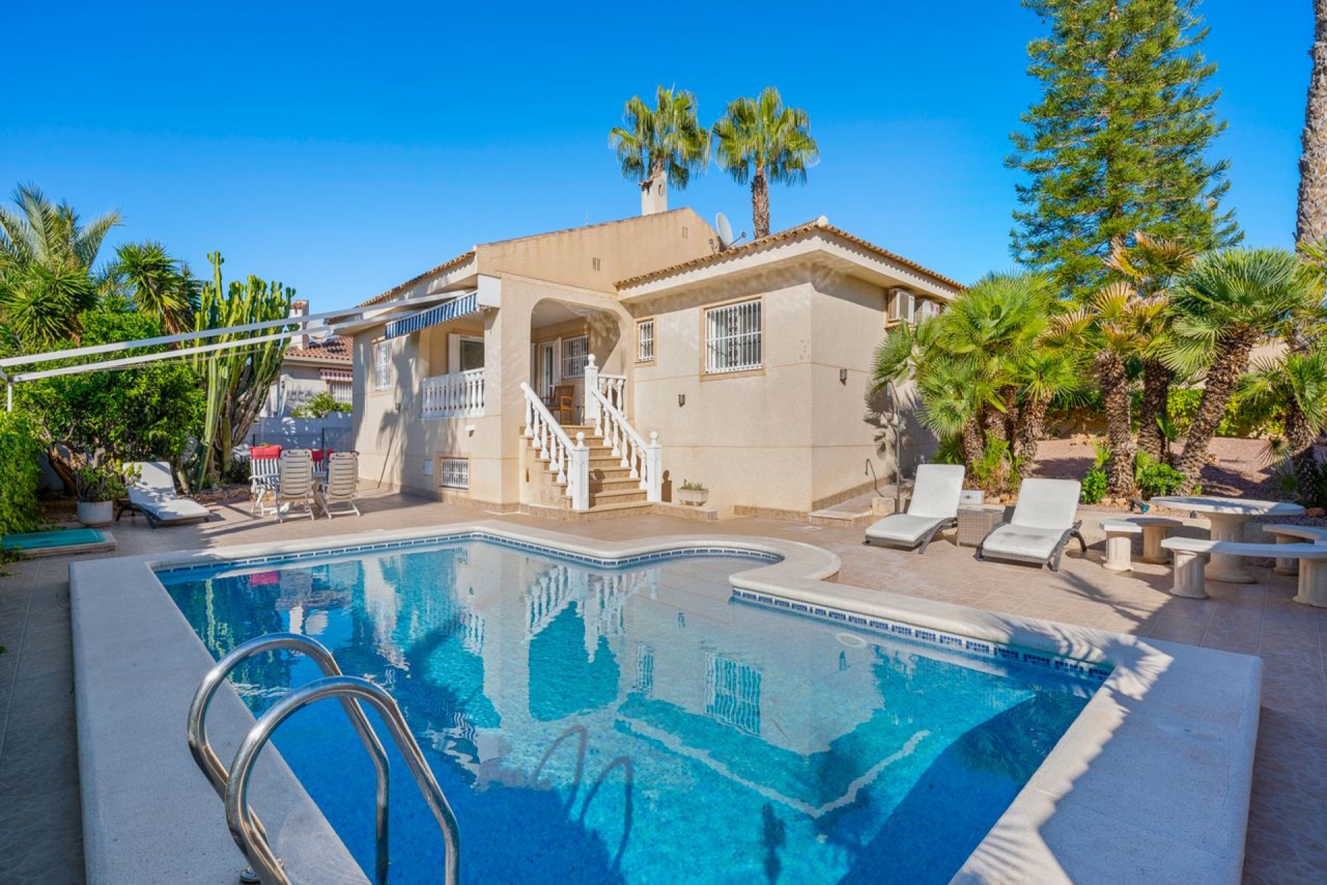 Resale - Villa - Benijofar