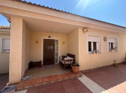 Villa · Herverkoop - Algorfa · Lomas de Juliana · Alicante · Spanje