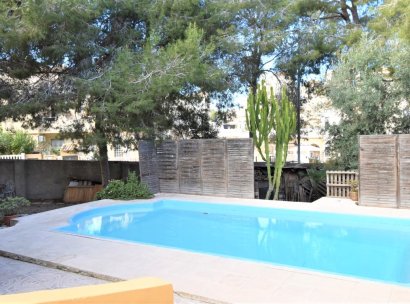Freistehende Villa · Wiederverkauf - Orihuela Costa · Villamartín · Alicante · Spanien