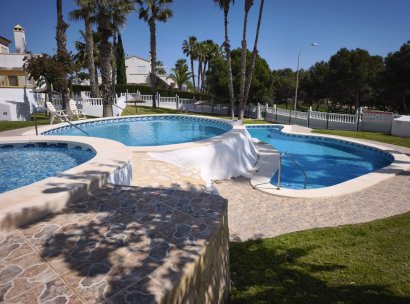 Bungalow · Herverkoop - Orihuela Costa · Villamartín · Alicante · Spanje