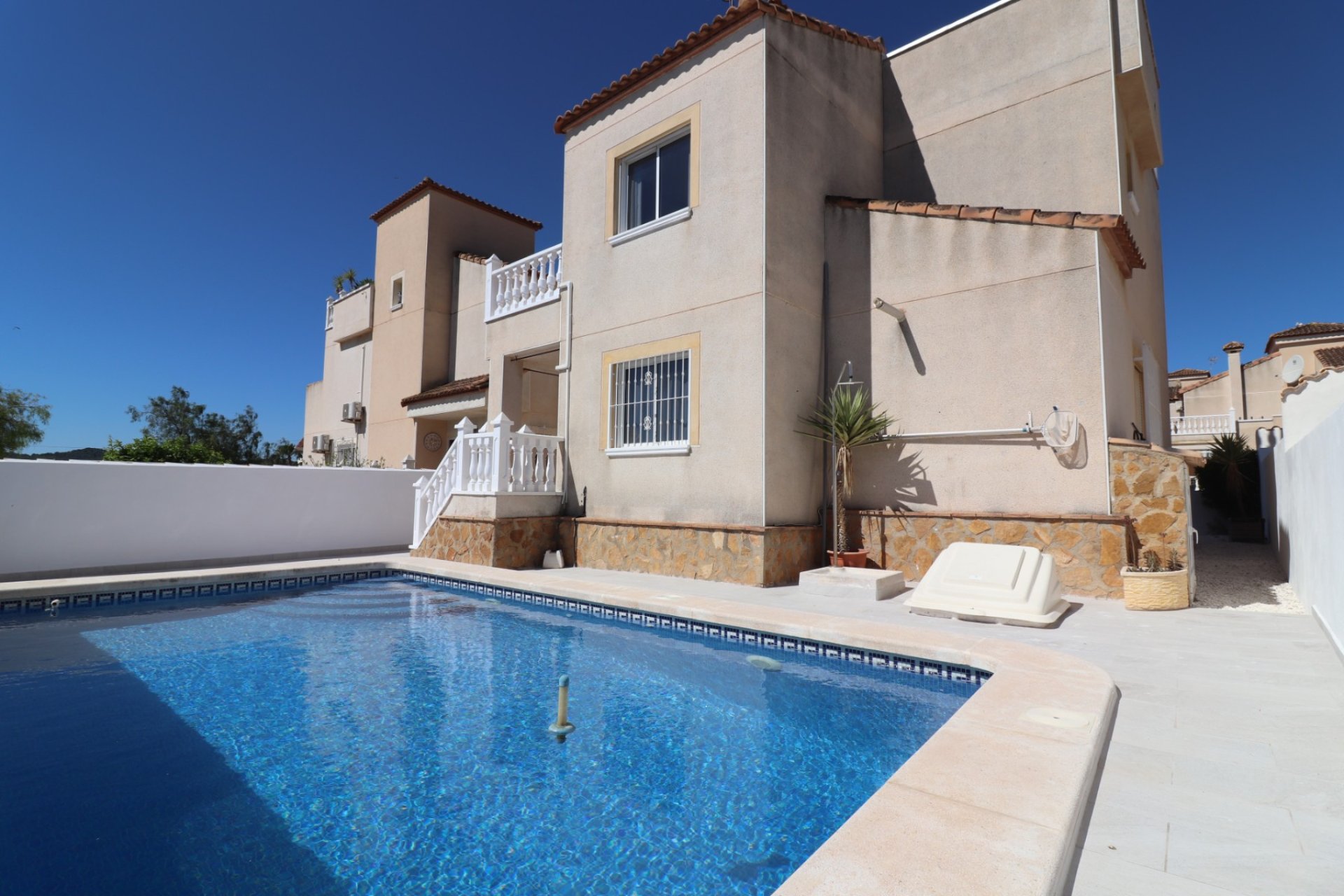 Reventa - Villa independiente - San Miguel de Salinas