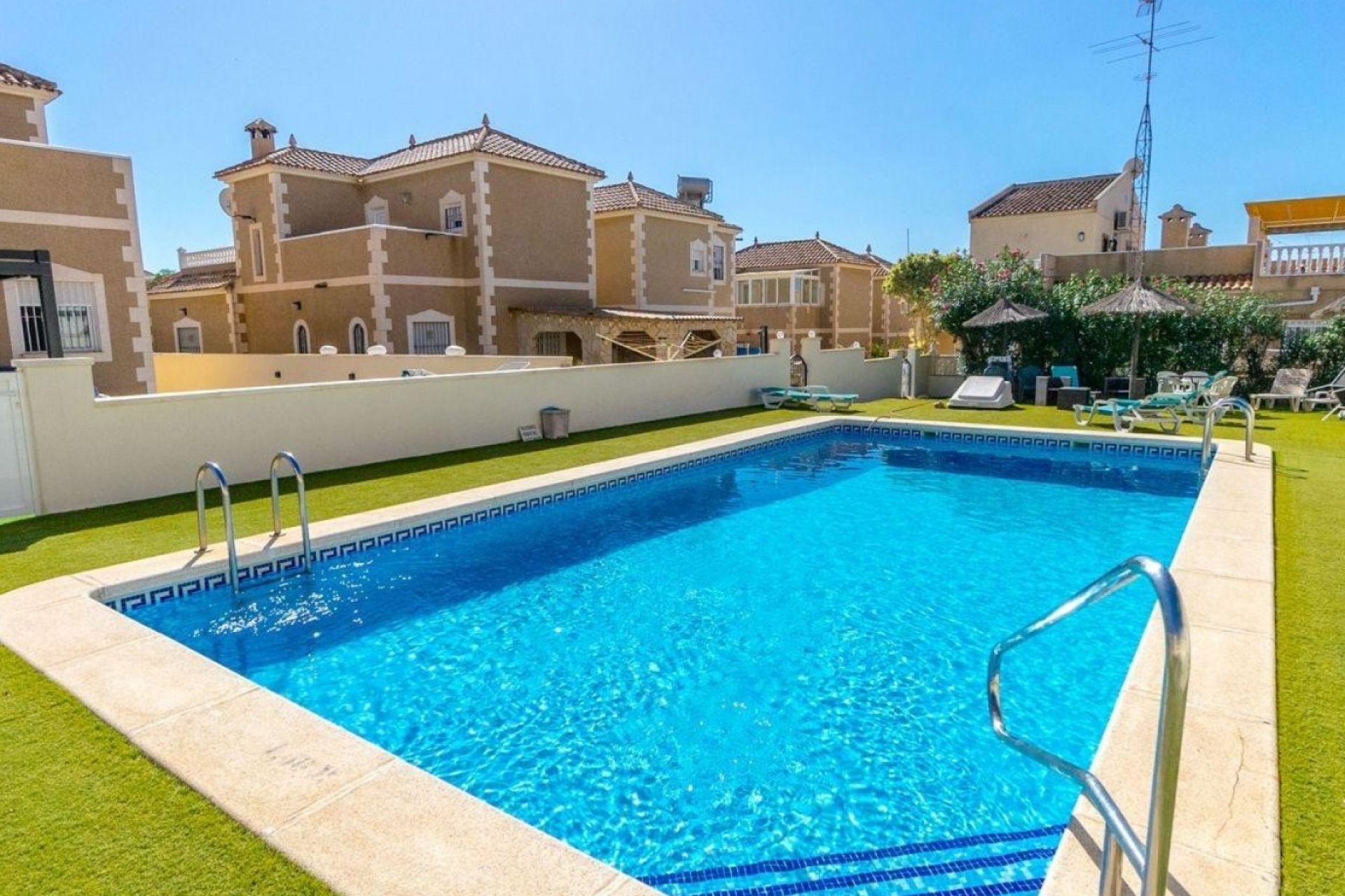 Reventa - Villa independiente - Orihuela Costa - Costa Blanca Sur