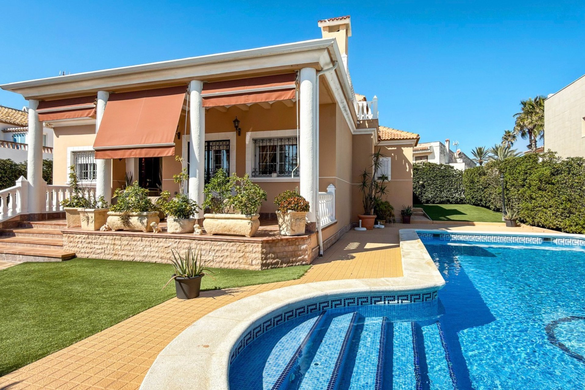 Resale - Detached villa - Torrevieja - Costa Blanca South